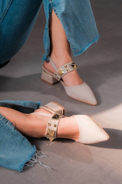 Kadın Gold Taşlı Kısa Topuklu Ayakkabı  Ten