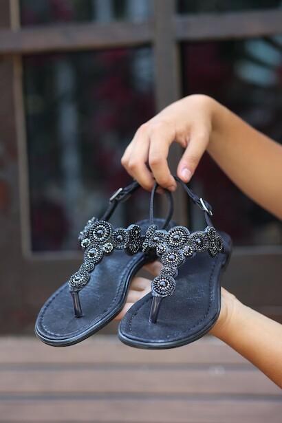 Kadın Taş Detaylı Parmak Arası Sandalet Sisim