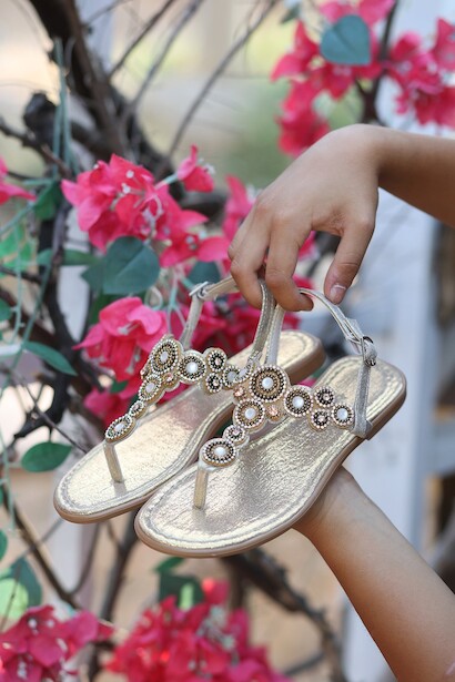 Kadın Taş Detaylı Parmak Arası Sandalet Sisim
