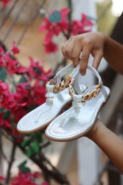 Kadın Kumaş Detaylı Parmak Arası Sandalet Lost