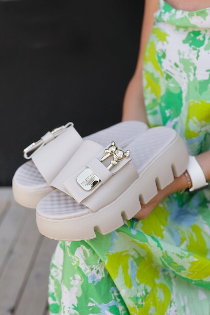 Kadın Yüksek Taban Tokalı Terlik Ciya  Bej