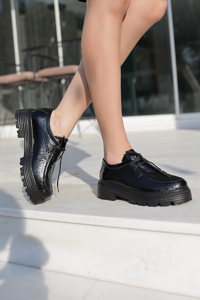 Kadın Bağcıklı Hakiki Deri Günlük Ayakkabı Kirev Siyah  4