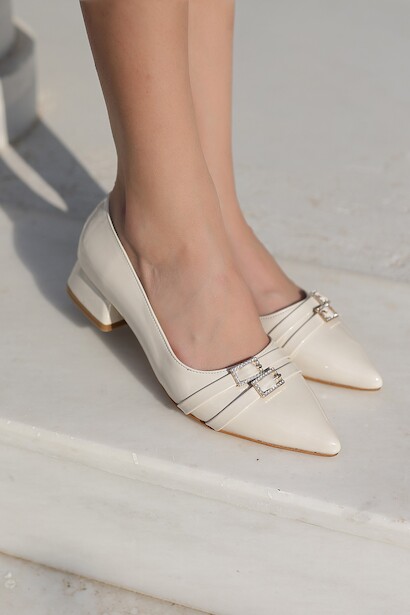 Kadın Çift Tokalı Kısa Topuklu Ayakkabı Simela  Bej 4