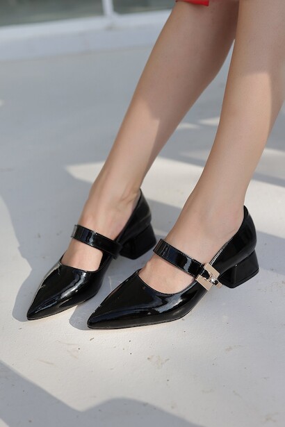 Kadın Toka Detaylı Kısa Topuklu Ayakkabı Fred  Siyah 4