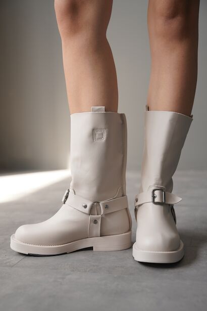 Kadın Toka Detaylı Streç Düz Bot Borin  Bej 4