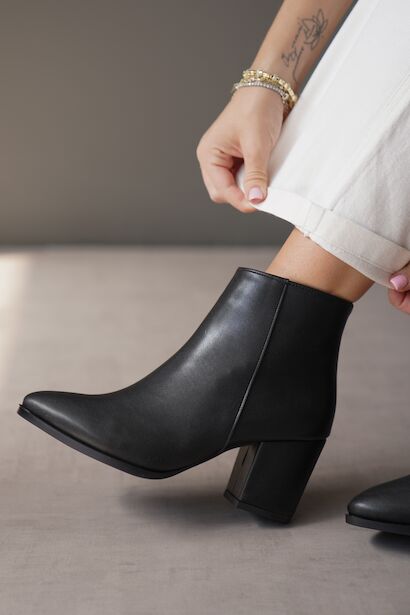 Kadın Sivri Burun Kısa Topuklu Bot Helena 