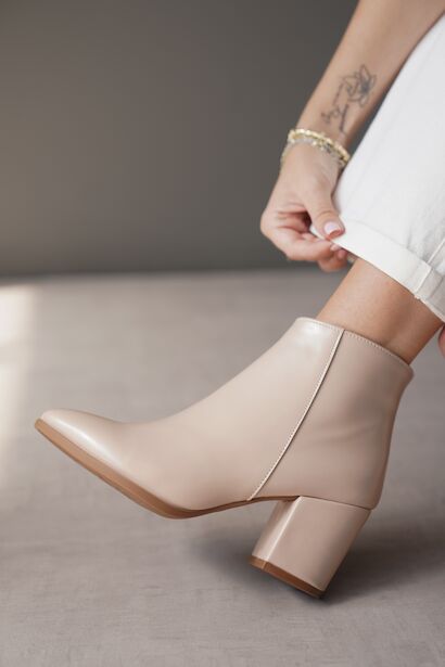 Kadın Sivri Burun Kısa Topuklu Bot Helena  Bej 4