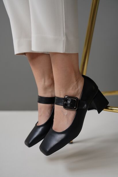 Kadın Küt Burun Kısa Topuklu Ayakkabı Goriva 