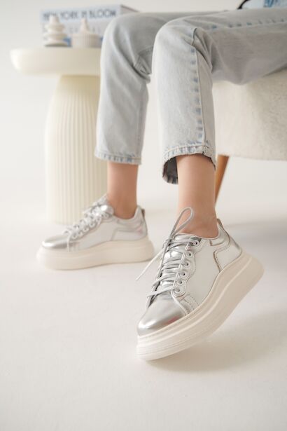 Kadın Kalın Taban Bağcıklı Spor Ayakkabı Cona  Gümüş 4