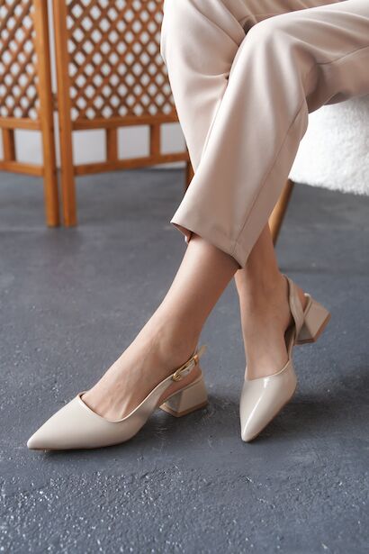 Kadın Sivri Burun Karnıyarık Kısa Topuklu Ayakkabı Romeo 