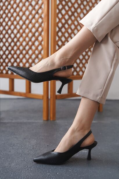 Kadın Arkası Açık Lazer Delikli Orta Topuklu Ayakkabı Coan  Siyah Cilt 4