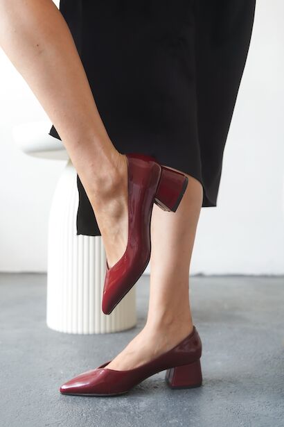 Kadın V Kesim Kısa Kalın Topuklu Ayakkabı Gova  Bordo