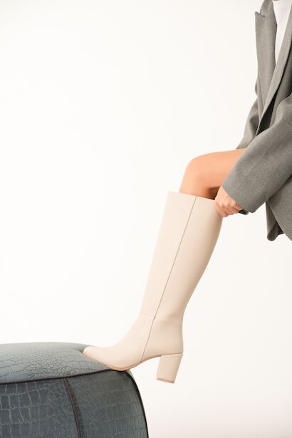 Kadın Fermuarlı Diz Altı Topuklu Çizme Allecia  Bej 6