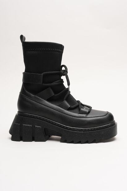 Kadın Bağcıklı Tasarım Taban Esnek Bot Karel 