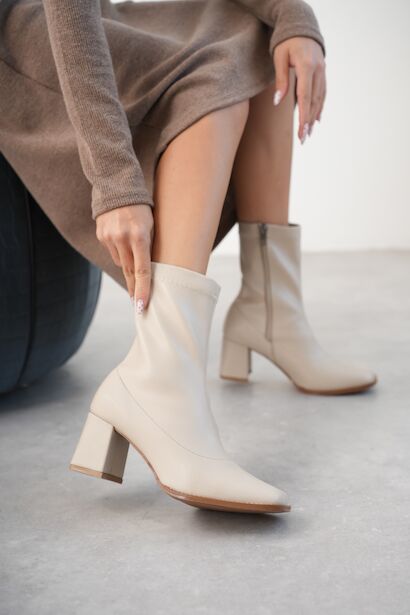 Kadın Fermuarlı Streç Topuklu Bot Cosele  Bej