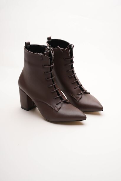 Kadın Bağcıklı Fermuarlı Sivri Burun Kalın Topuklu Bot Vorena 