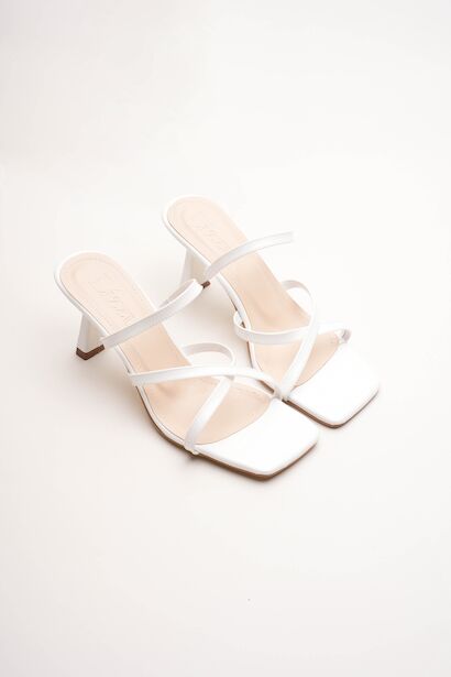 Kadın Çapraz Bantlı Tasarım Topuklu Terlik Carele 