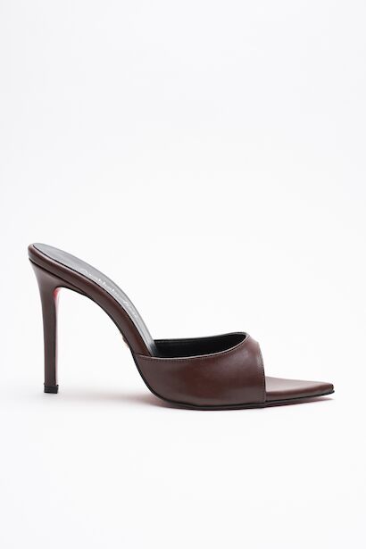 Kadın Sivri Burun İnce Topuklu Terlik Sona  Kahverengi
