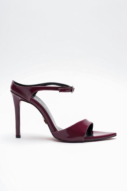 Kadın Sivri Burun Yazlık İnce Topuklu Ayakkabı Yore 