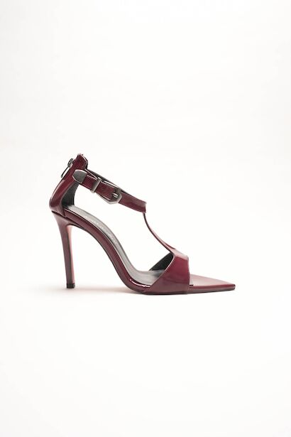 T-bantlı Toka Detaylı Sivri Burun İnce Topuklu Stiletto Ayakkabı Tories 