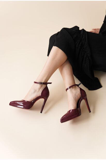 Kadın Baretli Sivri Burun Topuklu Ayakkabı Minora 