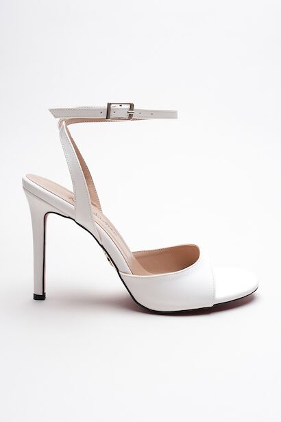 Kadın İnce Bant Arka Baretli Topuklu Ayakkabı Livora 