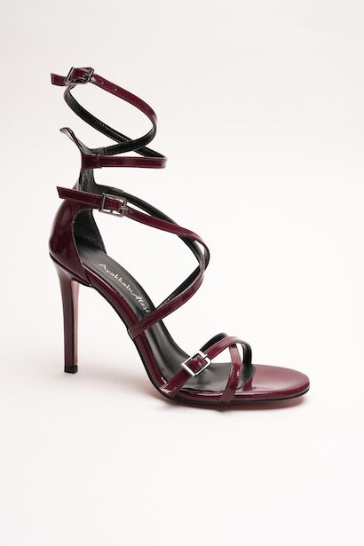 Kadın Biyeli Tokalı İnce Topuklu Ayakkabı Nela 