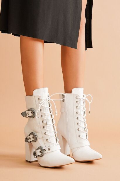 Kadın Üç Tokalı Sivri Burun Bağcıklı Bot Mostari 