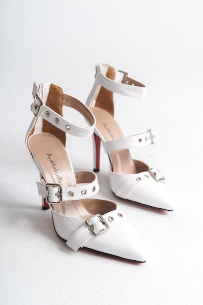 Kadın İnce Topuklu Tokalı Ayakkabı Stiletto Sansa  Beyaz Cilt 