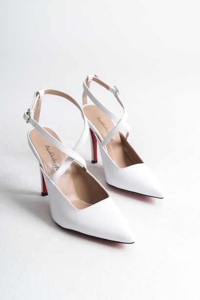 Kadın Arka Açık Tasarım İnce Topuklu Ayakkabı Rileyya  Beyaz Rugan 