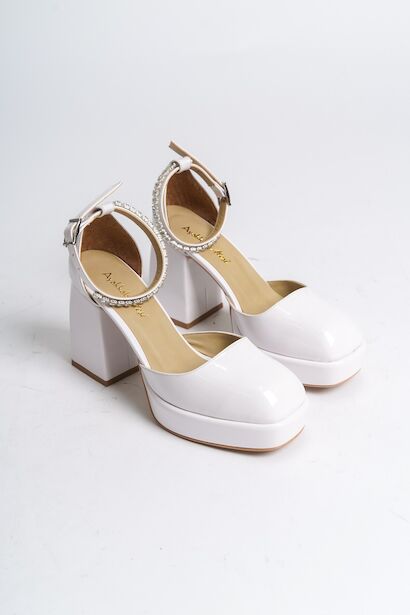 Kadın Taş Detaylı Özel Tasarım Alçak Topuklu Ayakkabısı Sandy 