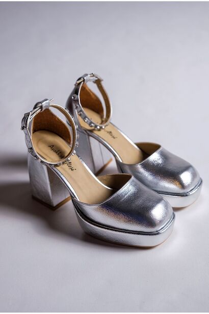 Kadın Taş Detaylı Özel Tasarım Alçak Topuklu Ayakkabısı Sandy 