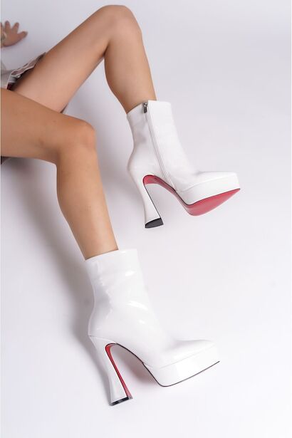 Kadın Sivri Burun Platform Bot Space 