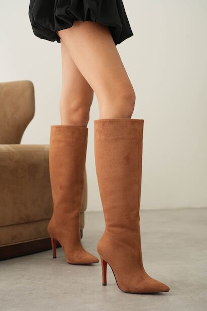 Kadın Sivri Burun Fermuarsız İnce Topuklu Diz Altı Çizme Monias  Taba Süet 6