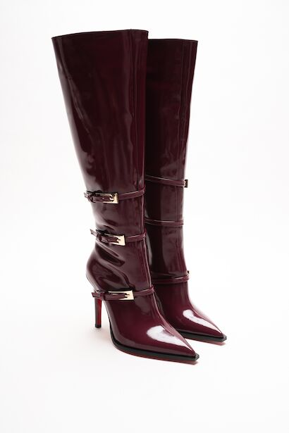 Kadın Siyah Rugan Sivri Burun 3 Tokalı İnce Topuklu Çizme Tokai 